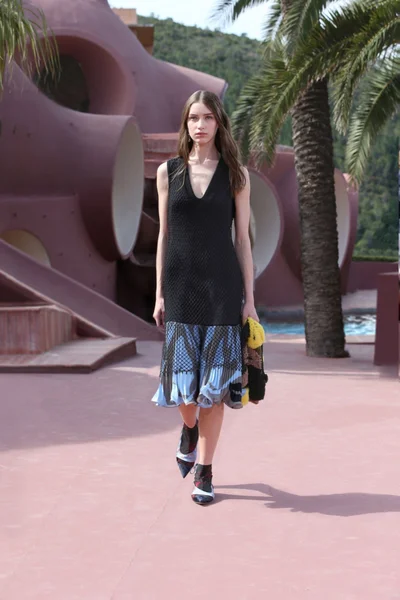 Look 23